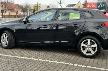 Хэтчбек Volvo V40 2013 в 