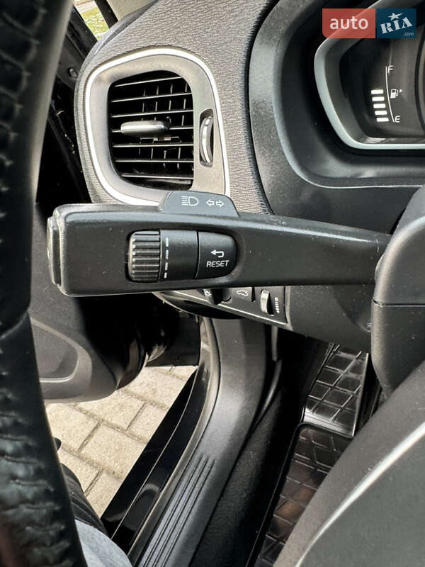 Хэтчбек Volvo V40 2013 в Коломые