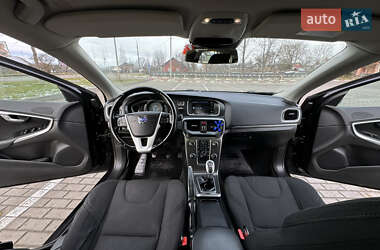 Хэтчбек Volvo V40 2013 в 