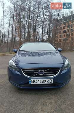 Хетчбек Volvo V40 2015 в Львові