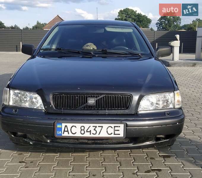 Универсал Volvo V40 1999 в Дубровице