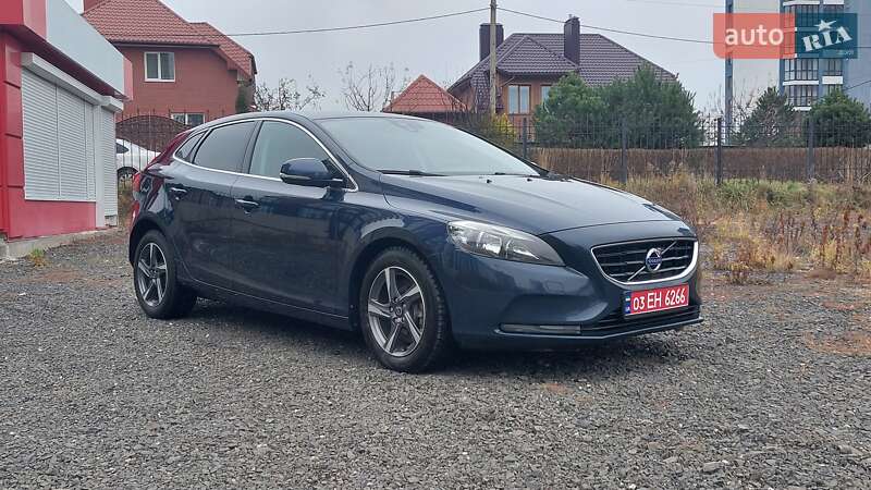 Хэтчбек Volvo V40 2014 в Луцке