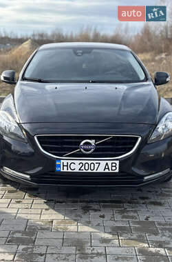Хэтчбек Volvo V40 2013 в 