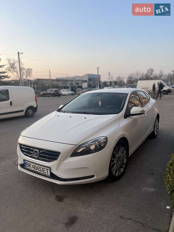 Volvo V40 2013