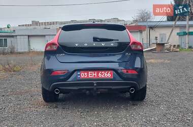 Хэтчбек Volvo V40 2014 в 