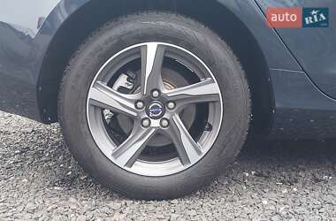 Хэтчбек Volvo V40 2014 в 