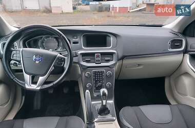 Хэтчбек Volvo V40 2014 в 