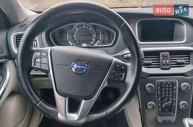 Хэтчбек Volvo V40 2014 в 