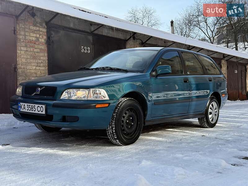 Универсал Volvo V40 2001 в 
