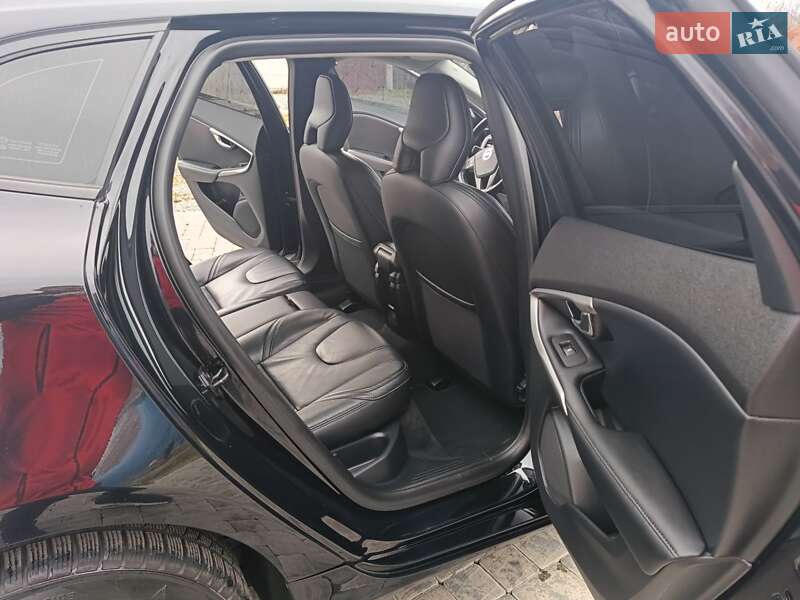 Хэтчбек Volvo V40 2013 в Киеве