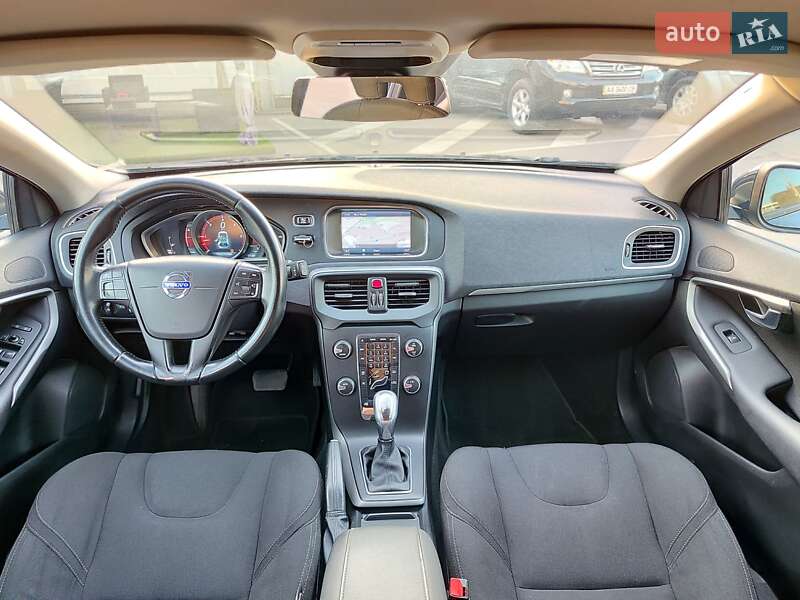 Хетчбек Volvo V40 2012 в Києві