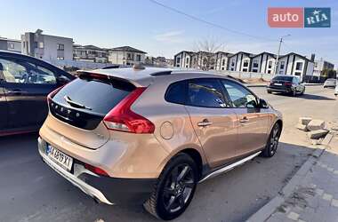 Хэтчбек Volvo V40 2013 в Киеве