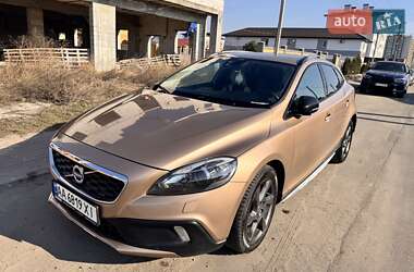 Хэтчбек Volvo V40 2013 в Киеве