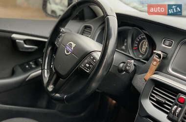 Хэтчбек Volvo V40 2014 в 