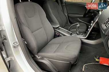 Хэтчбек Volvo V40 2014 в 