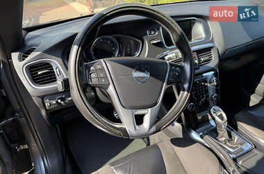 Хэтчбек Volvo V40 2013 в 