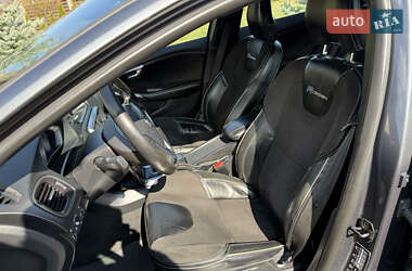 Хэтчбек Volvo V40 2013 в 
