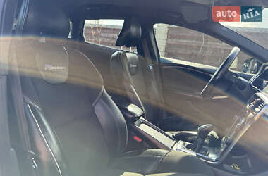 Хэтчбек Volvo V40 2013 в 