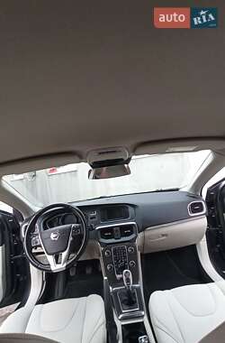 Хэтчбек Volvo V40 2013 в 