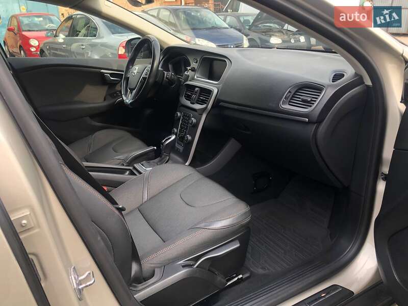 Хэтчбек Volvo V40 2018 в Ковеле