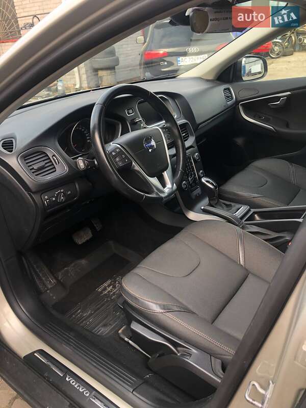 Хэтчбек Volvo V40 2018 в Ковеле
