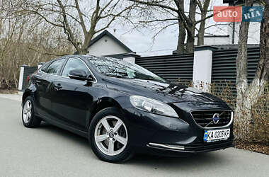 Хэтчбек Volvo V40 2014 в 