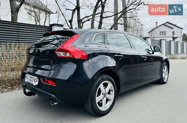 Хэтчбек Volvo V40 2014 в 