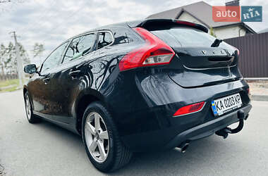 Хэтчбек Volvo V40 2014 в 
