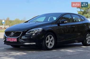 Хэтчбек Volvo V40 2013 в 