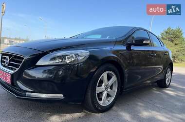 Хэтчбек Volvo V40 2013 в 