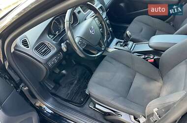 Хэтчбек Volvo V40 2013 в 