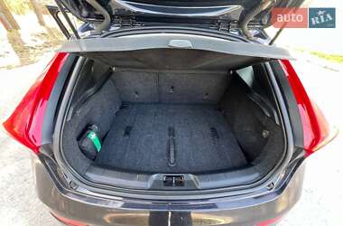 Хэтчбек Volvo V40 2013 в 