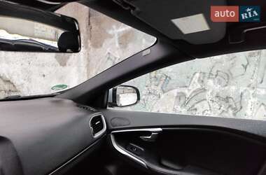 Хэтчбек Volvo V40 2013 в 