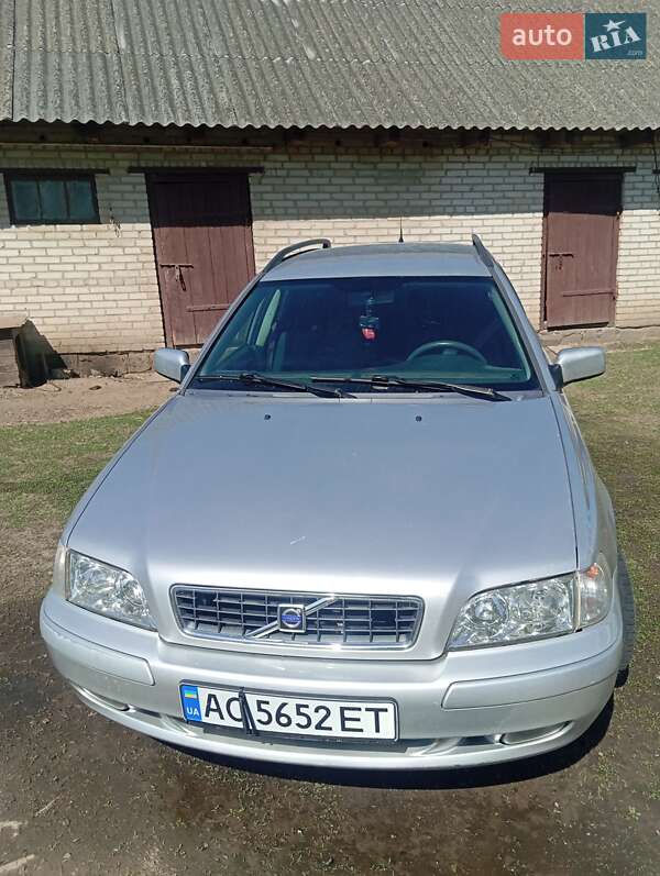 Универсал Volvo V40 2003 в 
