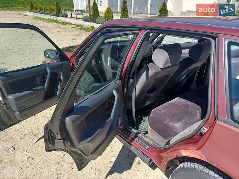 Універсал Volvo V40 1996 в Старому Самборі
