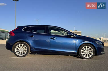 Хетчбек Volvo V40 2014 в Києві