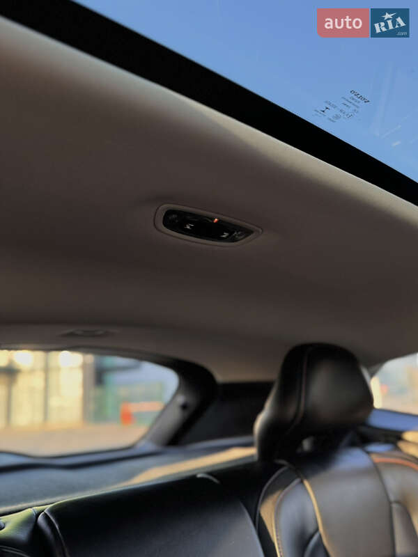 Хэтчбек Volvo V40 2014 в Киеве