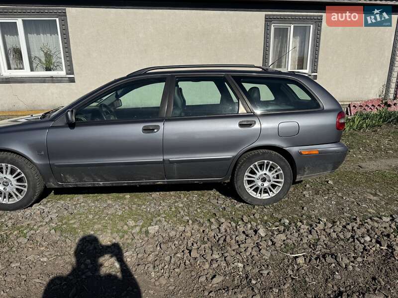 Універсал Volvo V40 2004 в 