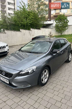 Хэтчбек Volvo V40 2015 в Львове