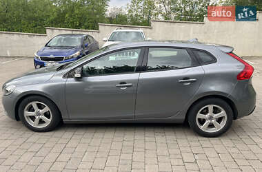 Хэтчбек Volvo V40 2015 в 