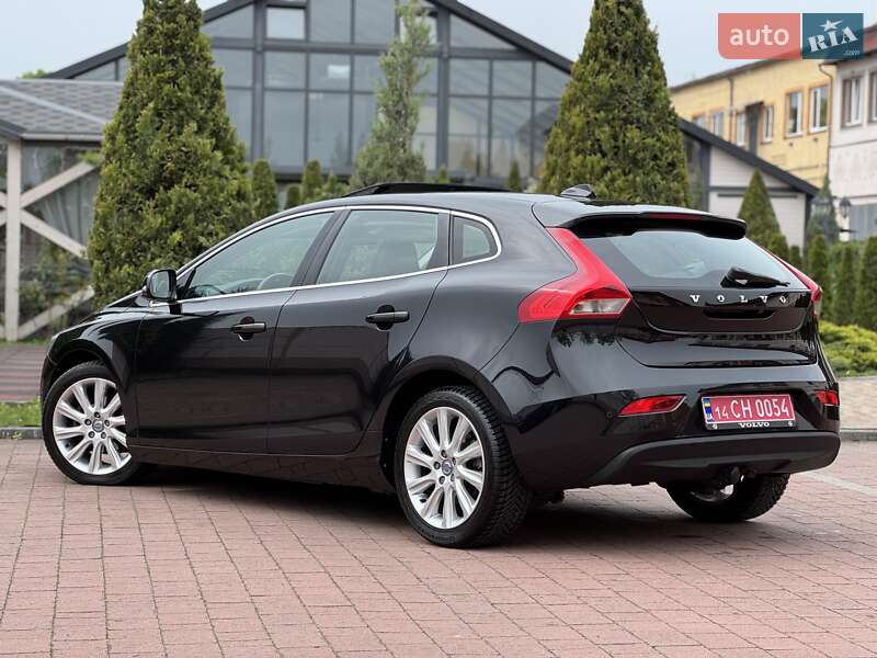 Хетчбек Volvo V40 2013 в Стрию