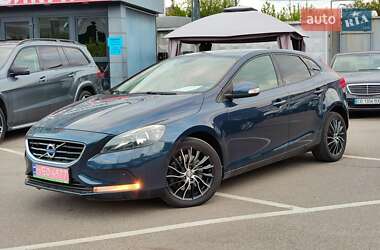 Хэтчбек Volvo V40 2012 в Киеве