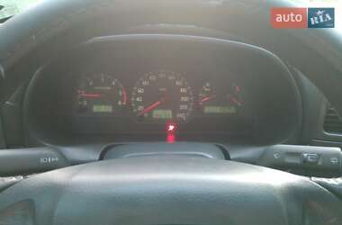 Универсал Volvo V40 2000 в 