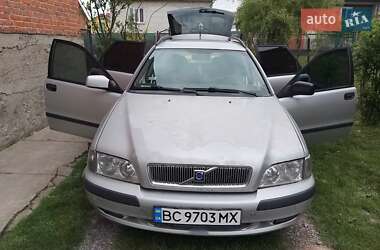 Универсал Volvo V40 2000 в 