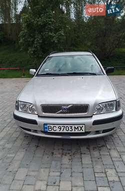 Универсал Volvo V40 2000 в 