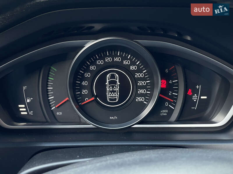 Хэтчбек Volvo V40 2014 в Бердичеве