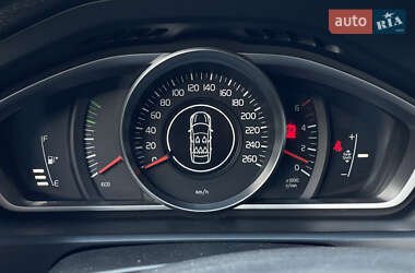Хэтчбек Volvo V40 2014 в 