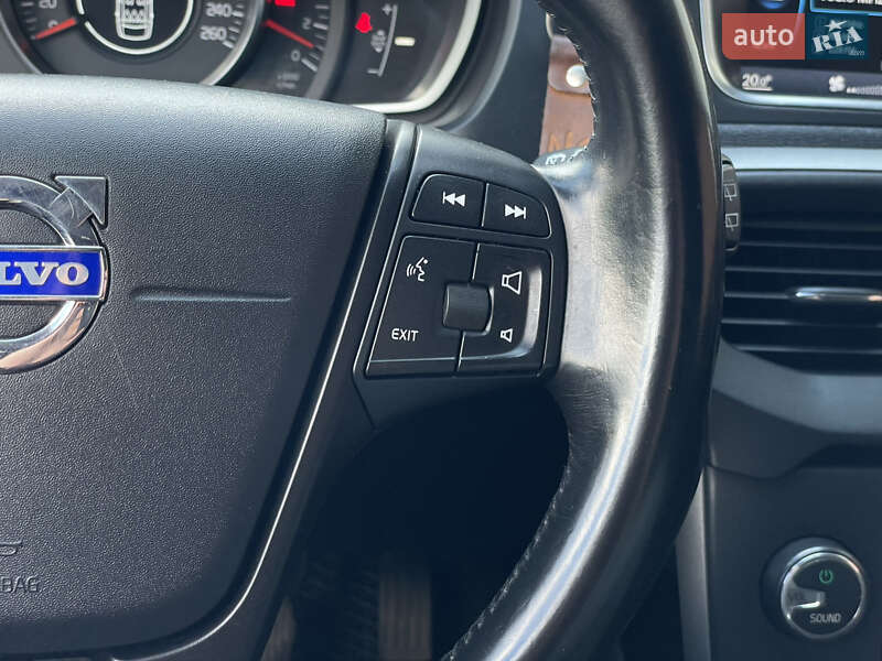 Хэтчбек Volvo V40 2014 в Бердичеве