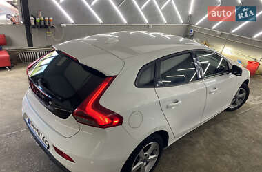 Хетчбек Volvo V40 2013 в Києві