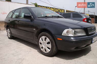 Універсал Volvo V40 2000 в Кам'янському